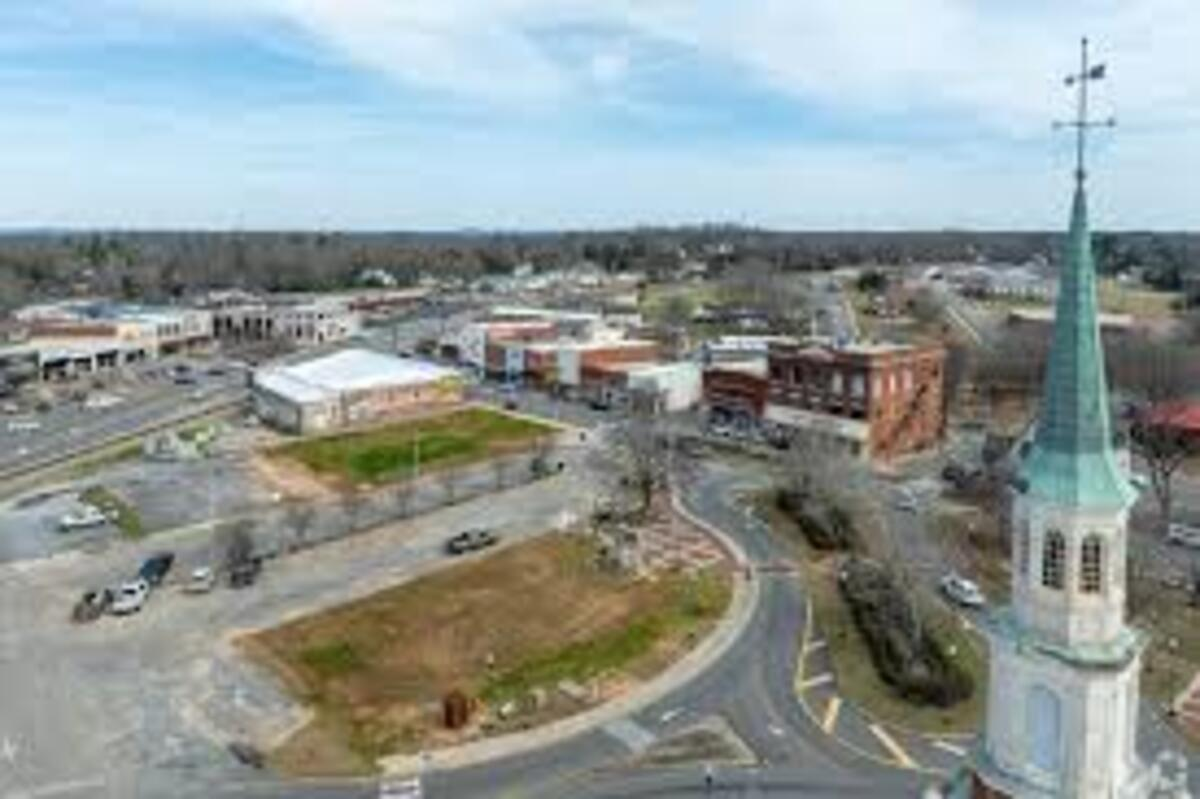 Alex City in the Lake Martin Alabama Area